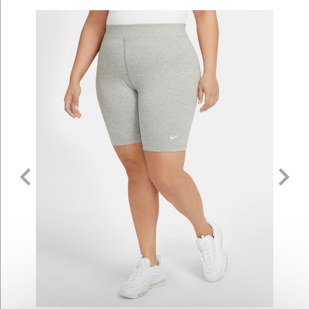 Nike Women essential Bike Shorts NEW